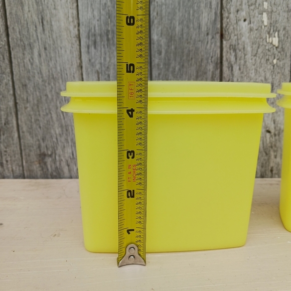Vintage Tupperware Yellow Shelf Saver Rectangle Containers With Lids Set Of 2 - Picture 2 of 5